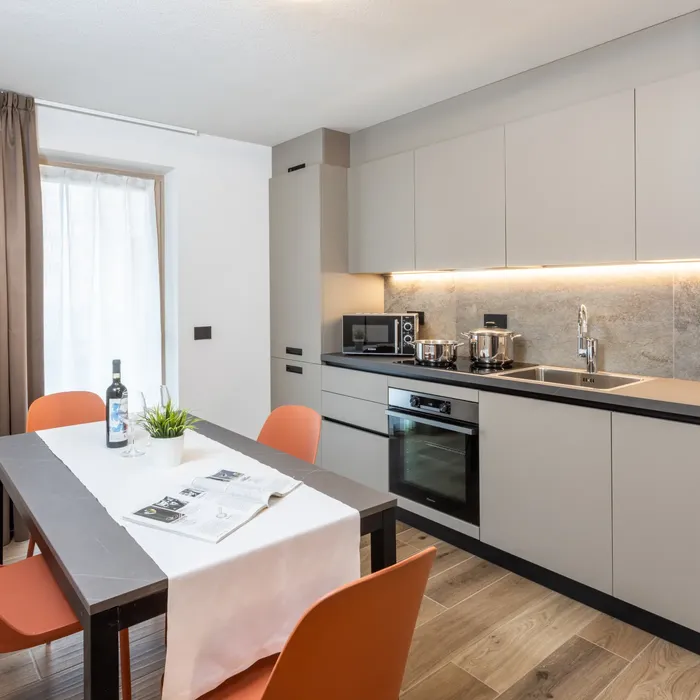 Ground floor three-room apartment with garden